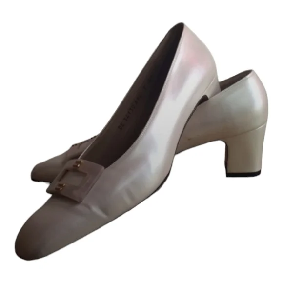 Salvatore Ferragamo Pearl White Heels Size 9AA - Picture 3 of 11